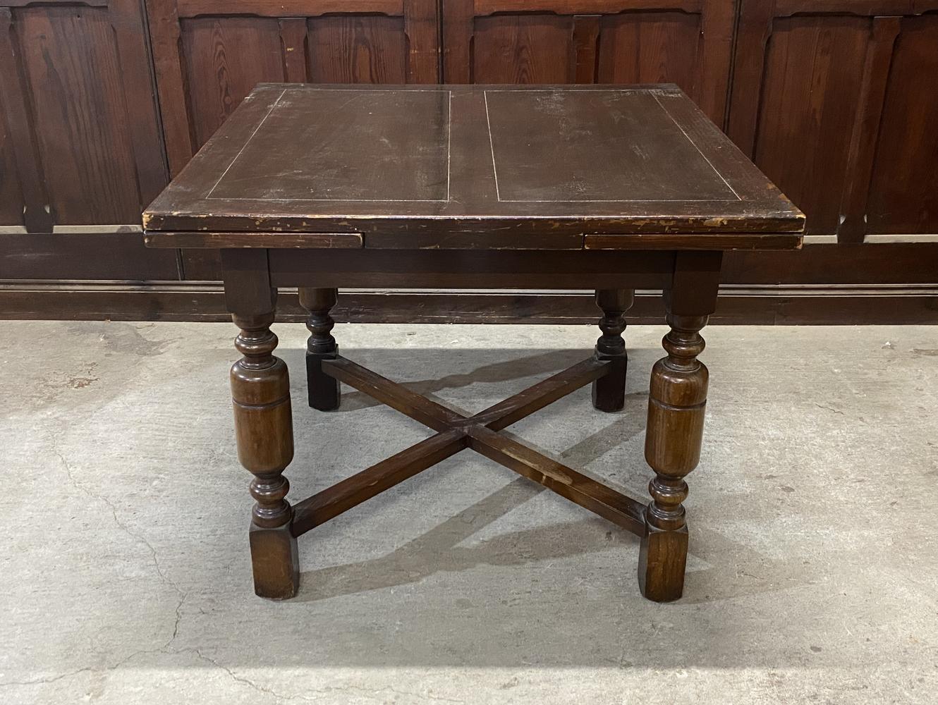 ドローリーフテーブル