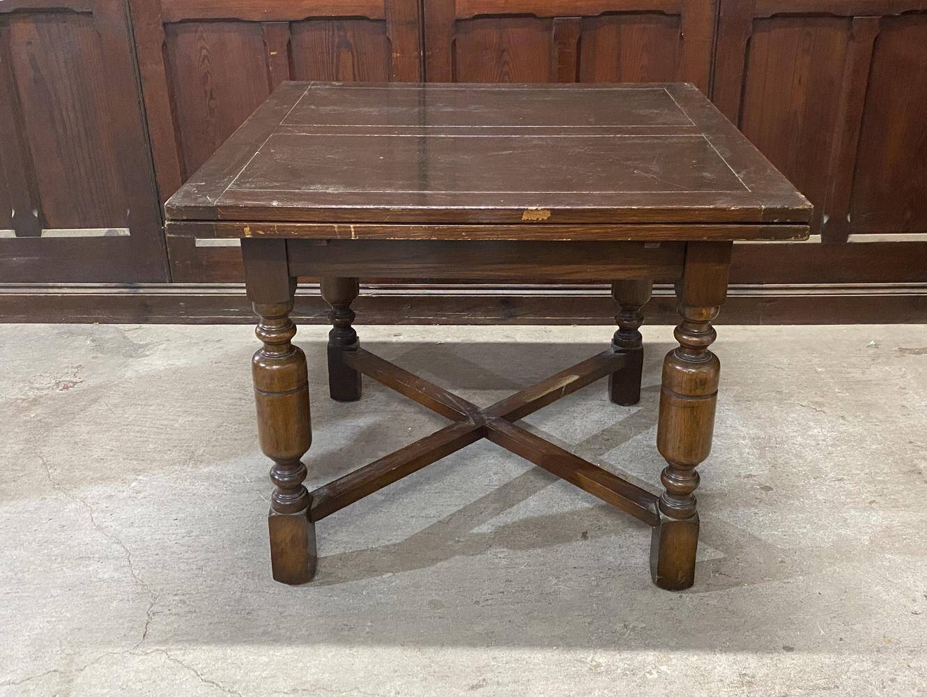 ドローリーフテーブル