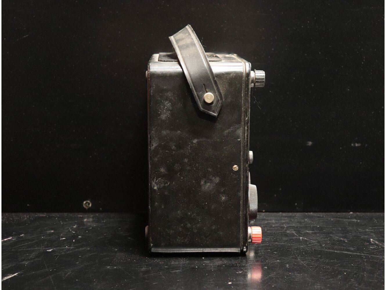 電気測定器 AVO Ltd