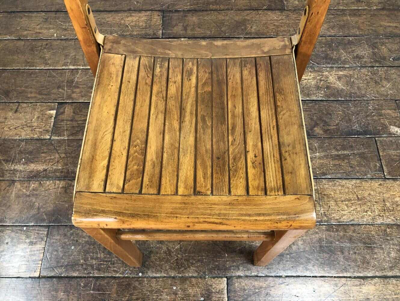 スタッキングチェア
