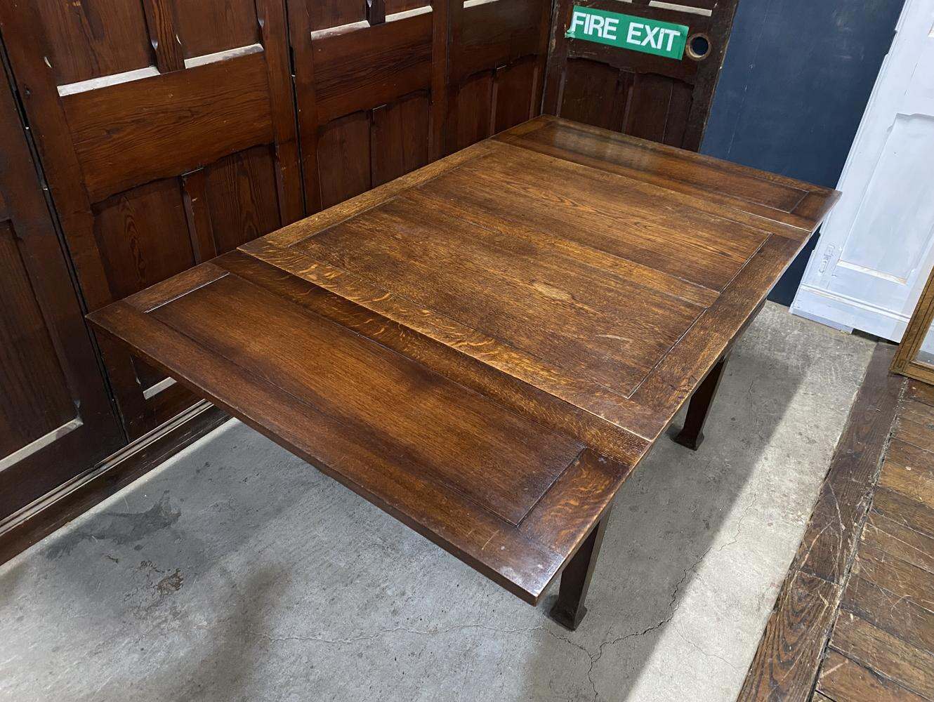 ドローリーフテーブル