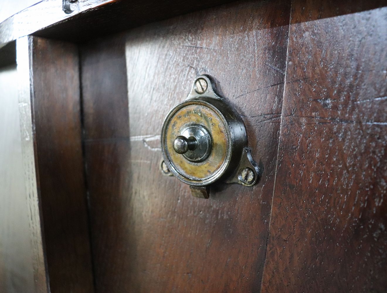 ティルトップテーブル