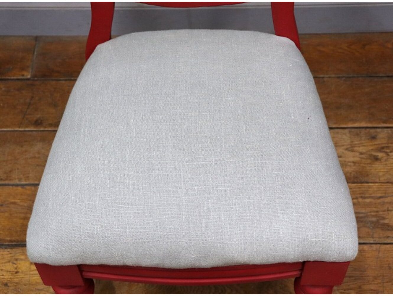 バルーンバックチェア