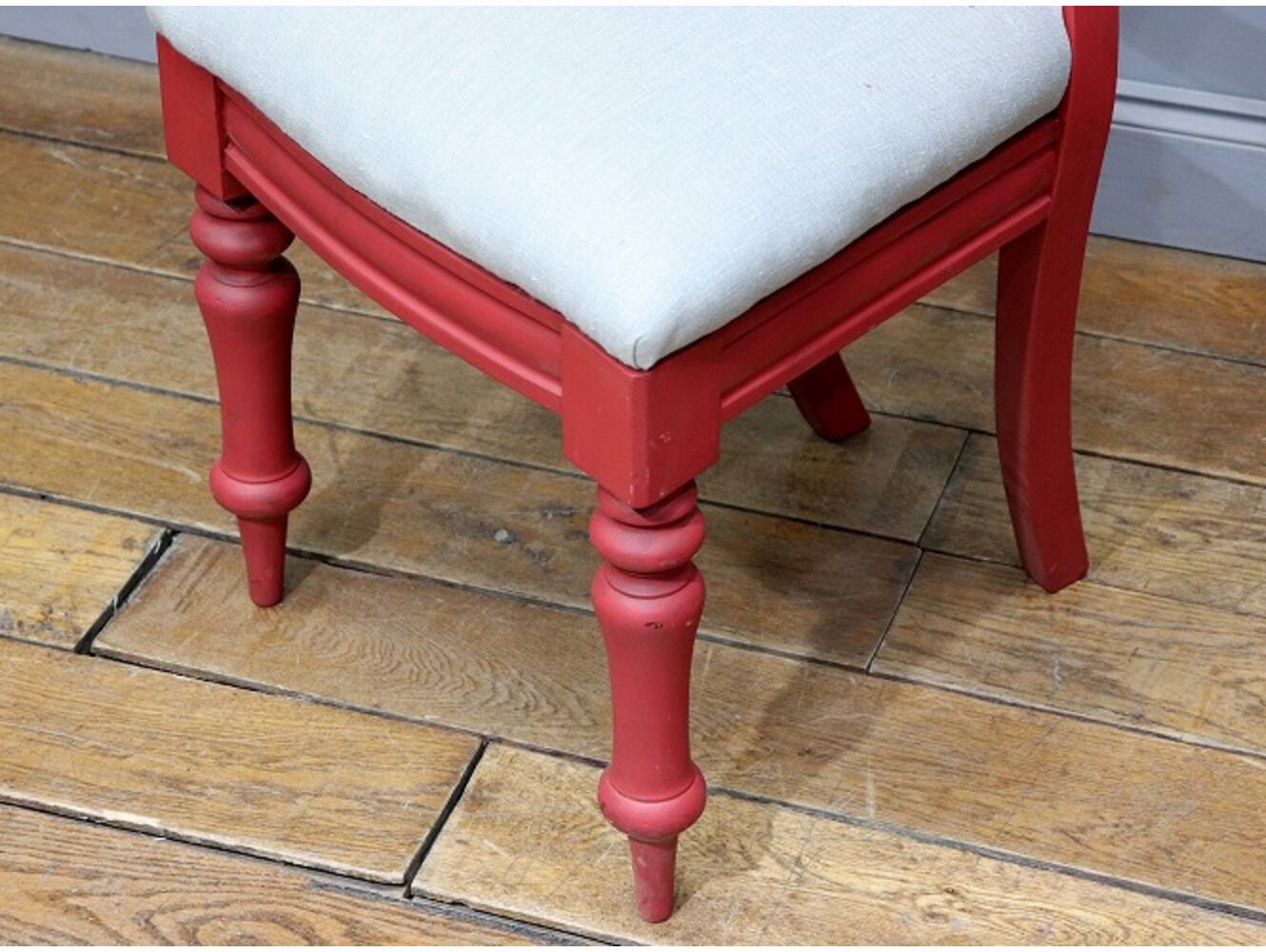 バルーンバックチェア