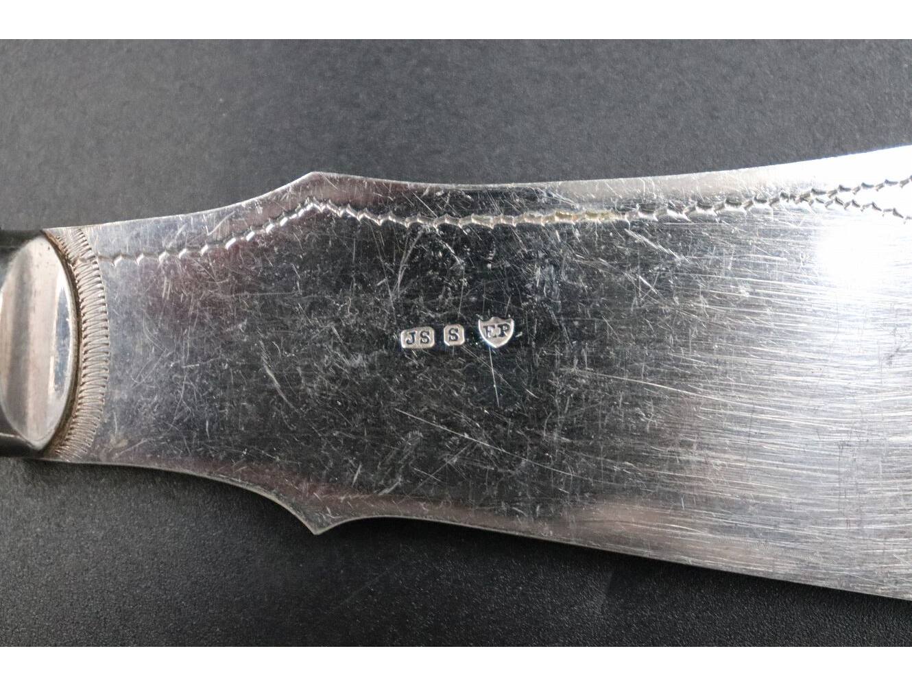 フィッシュサーバーナイフ