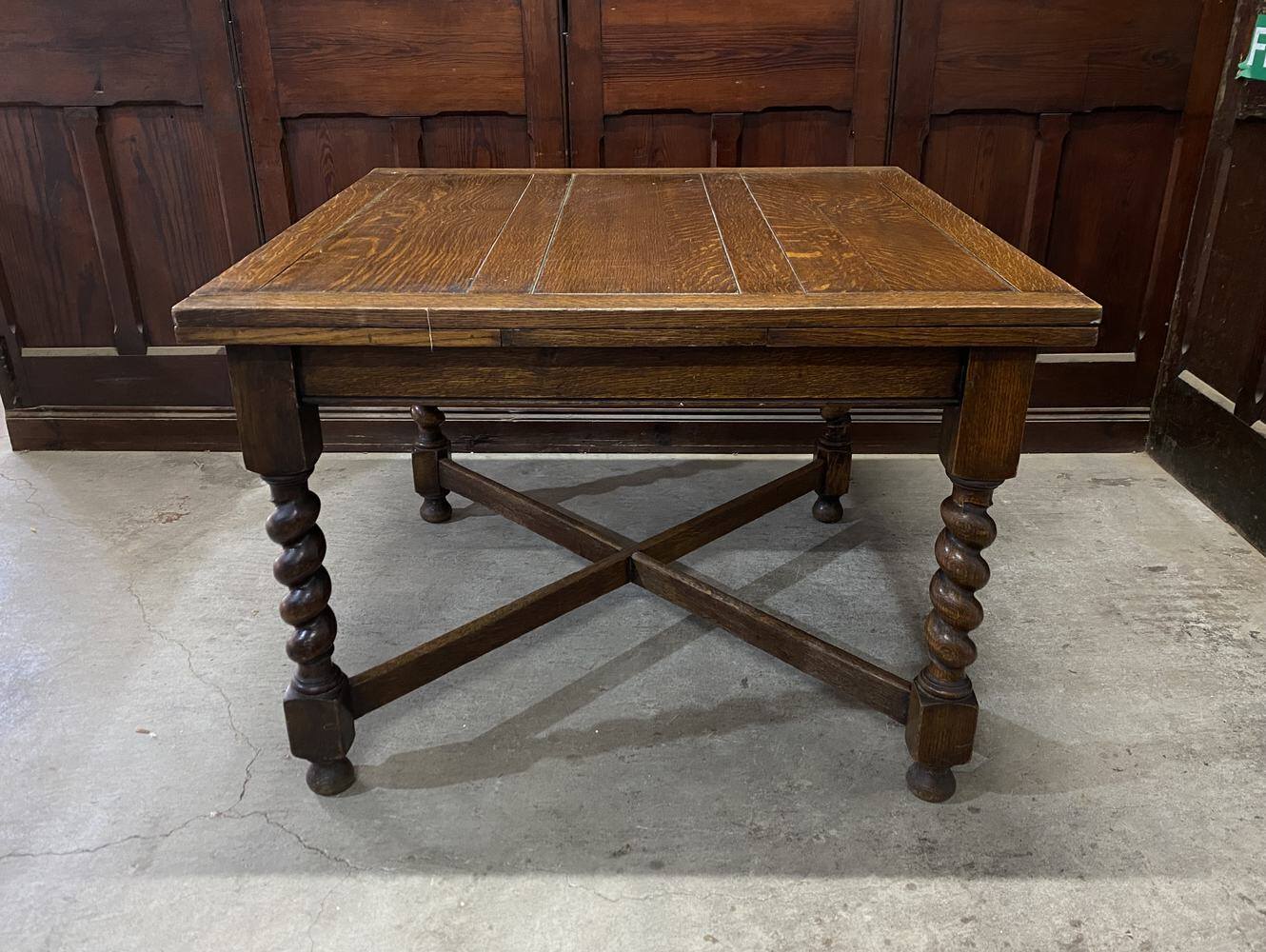 ドローリーフテーブル