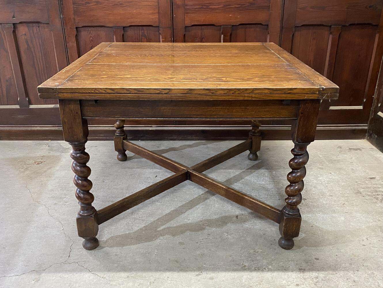 ドローリーフテーブル