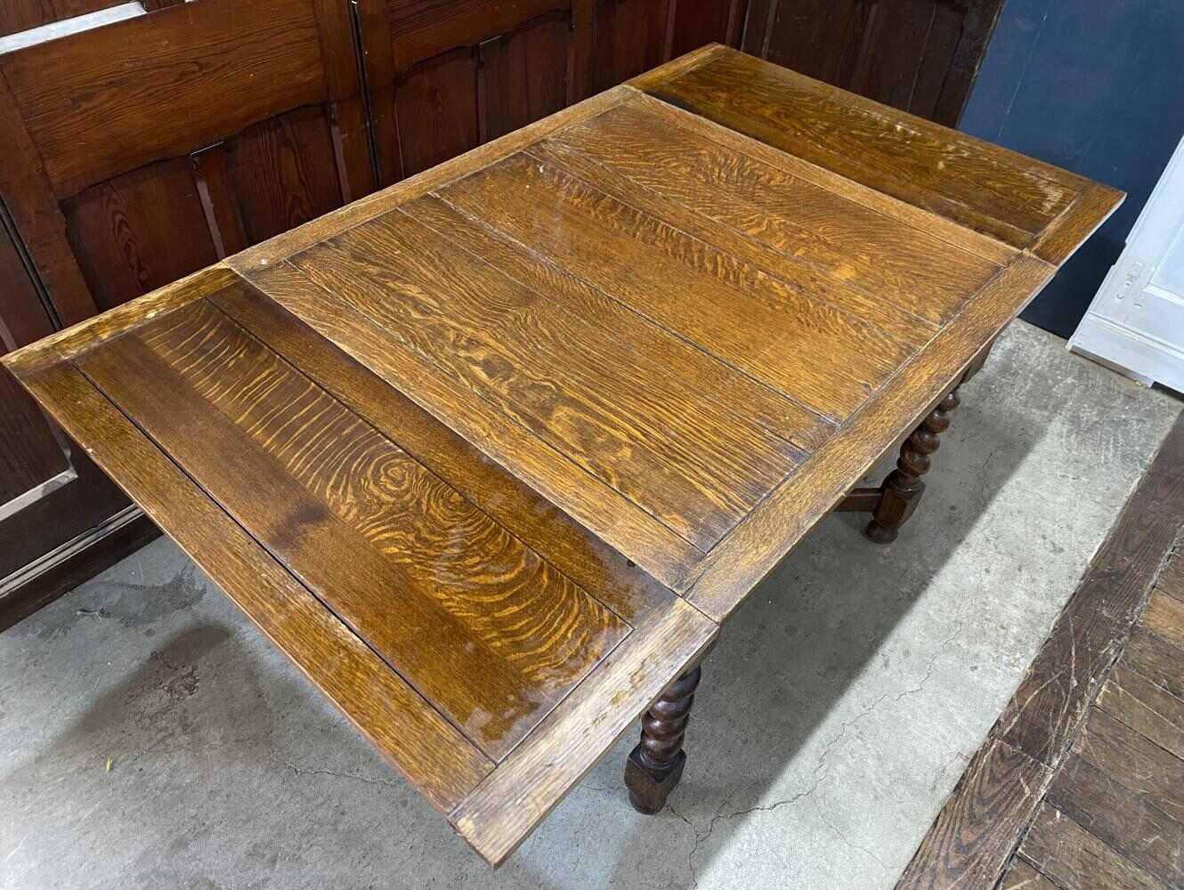 ドローリーフテーブル