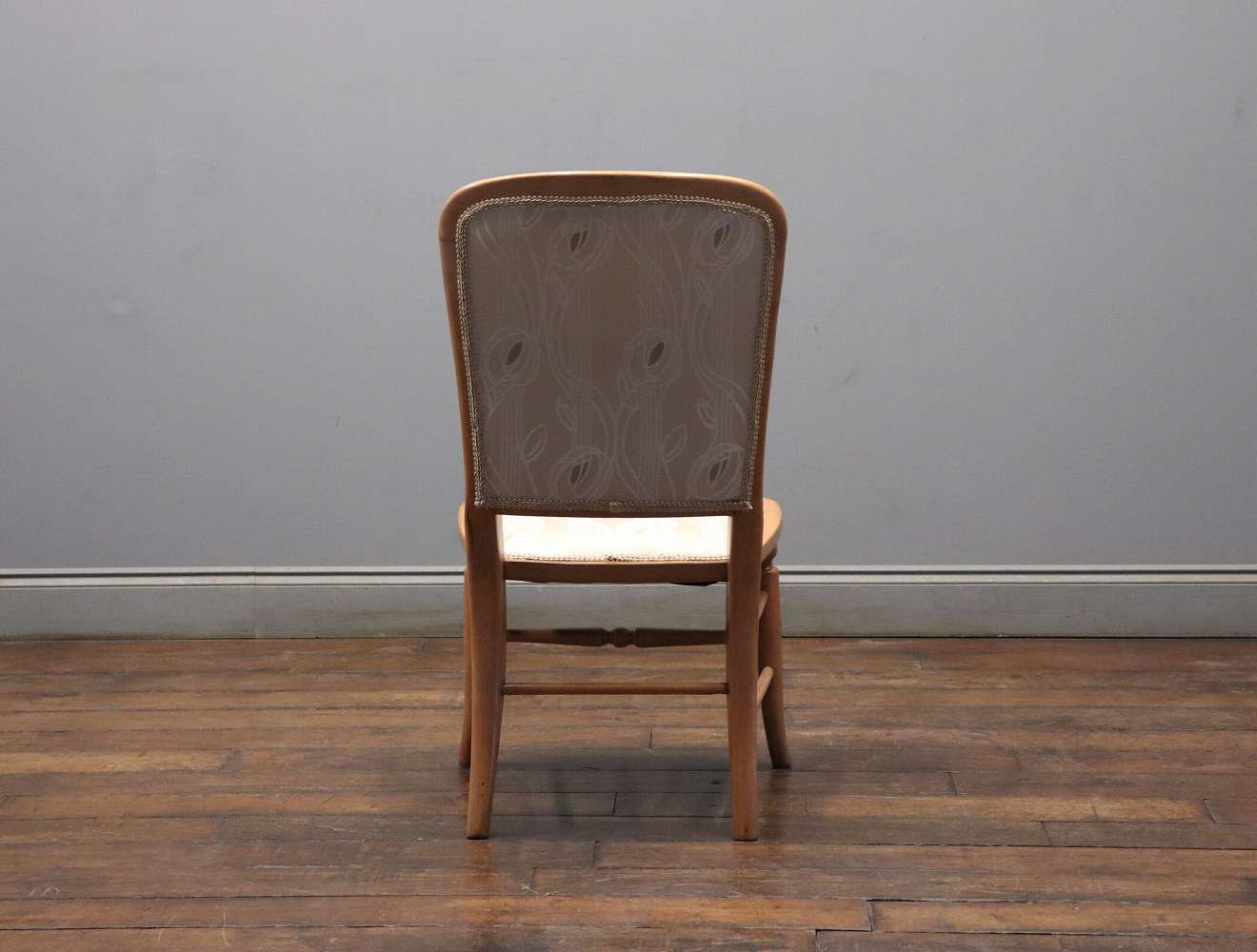 ナーシングチェア