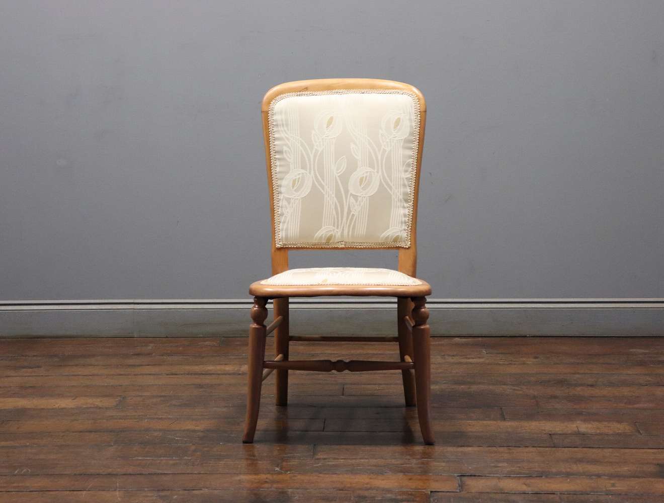 ナーシングチェア