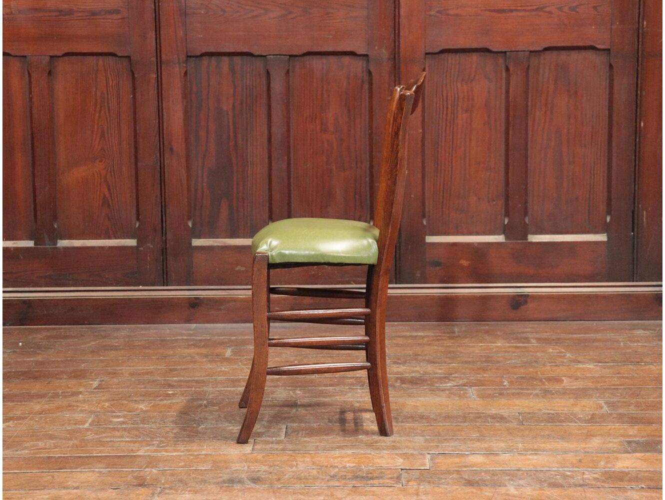 チャーチチェア