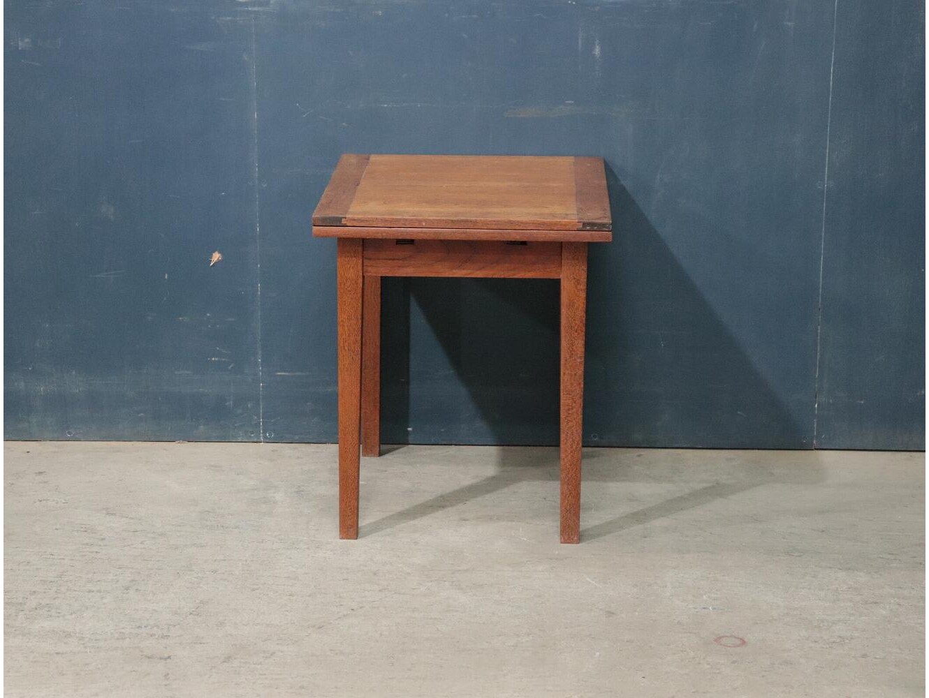センターテーブル