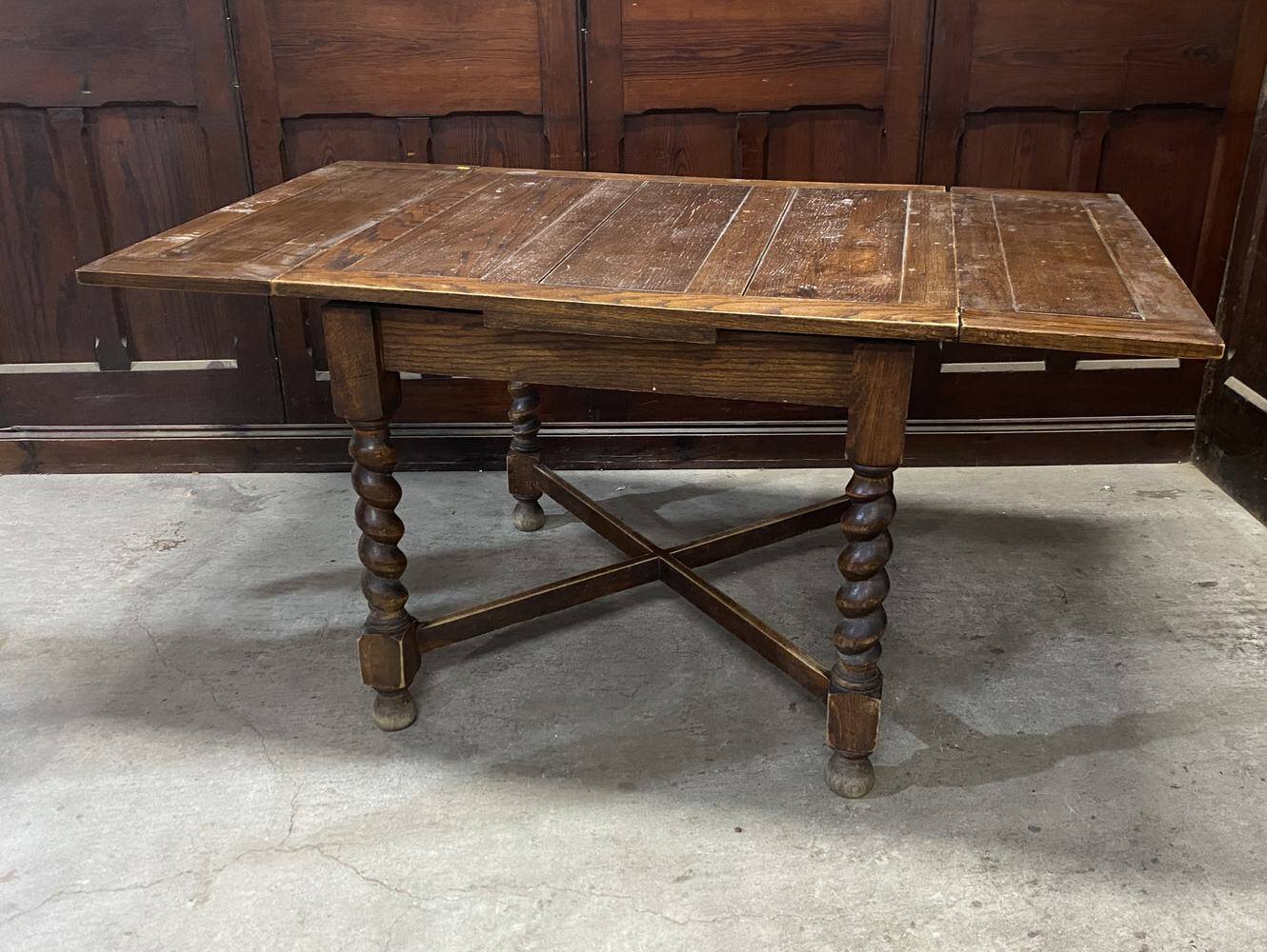 ドローリーフテーブル