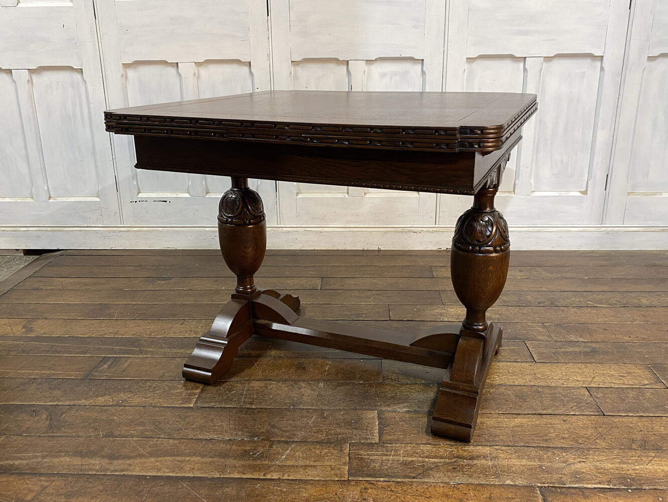 ドローリーフテーブル