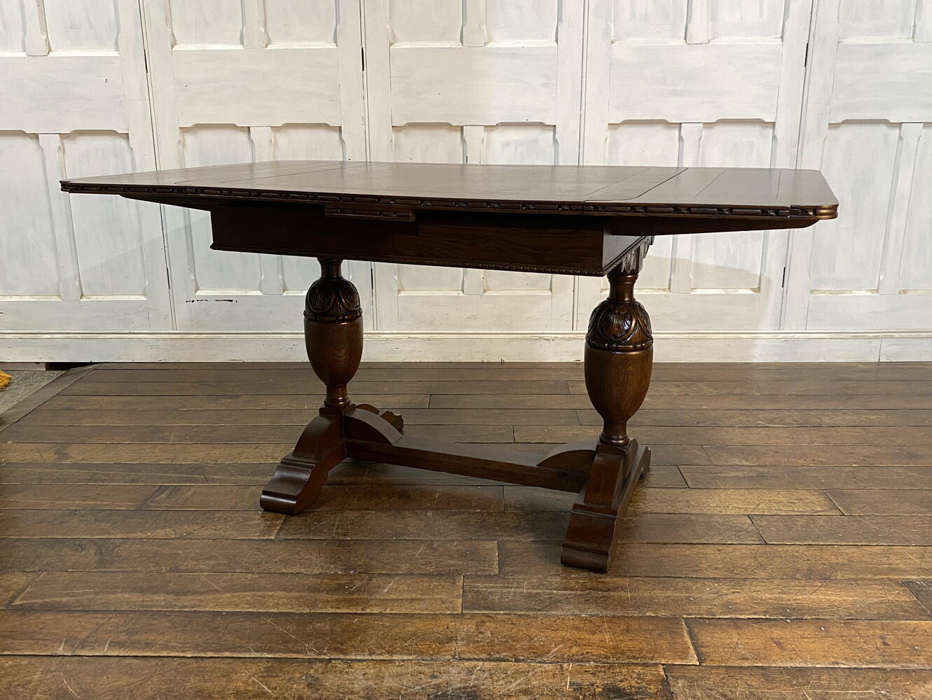 ドローリーフテーブル