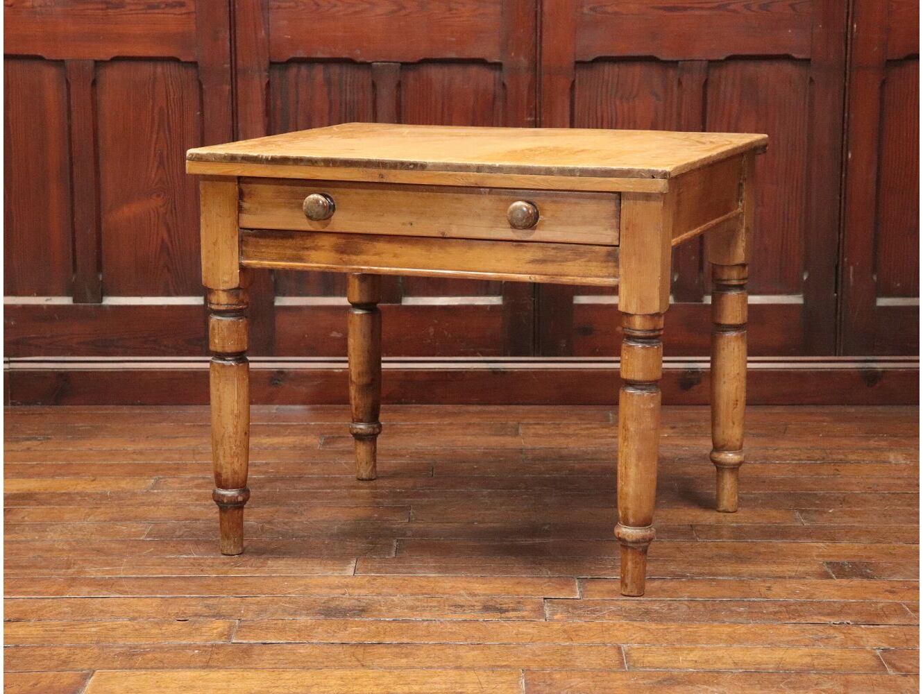 パインテーブル