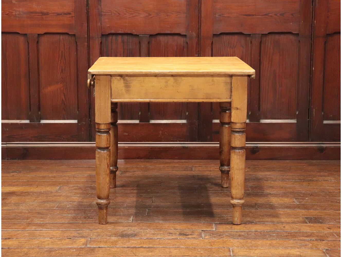 パインテーブル