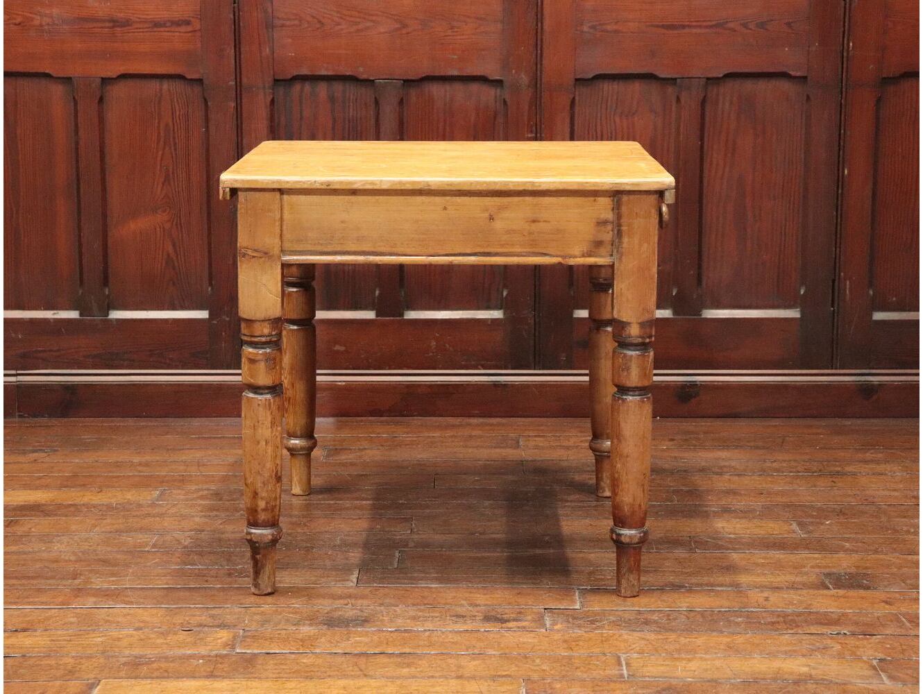 パインテーブル