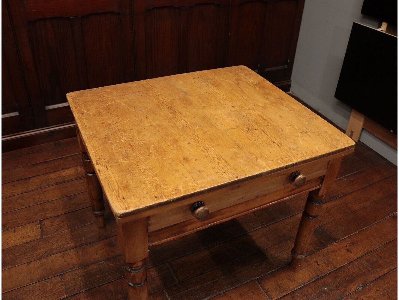 パインテーブル