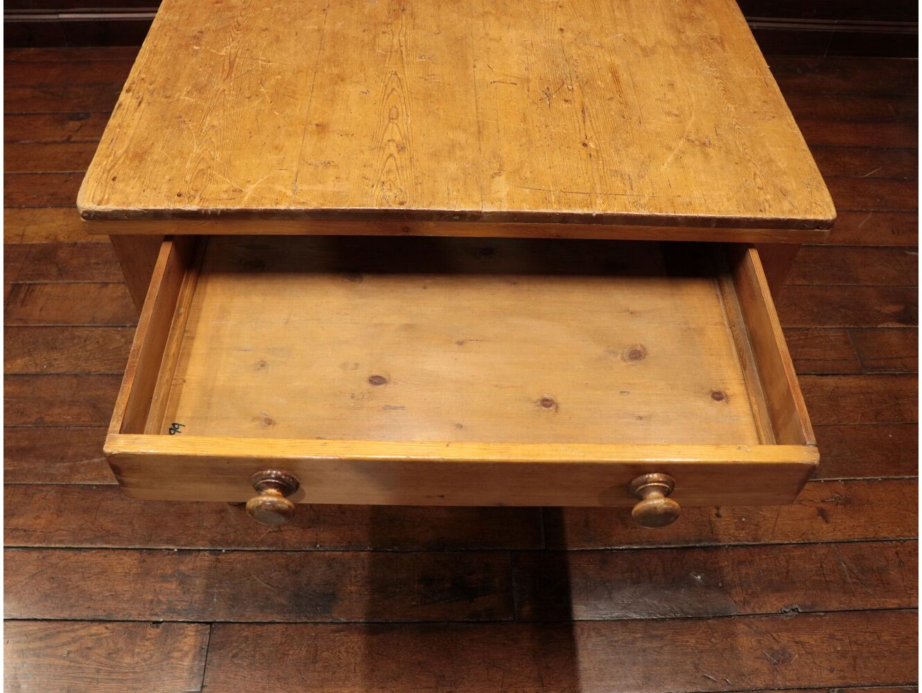 パインテーブル