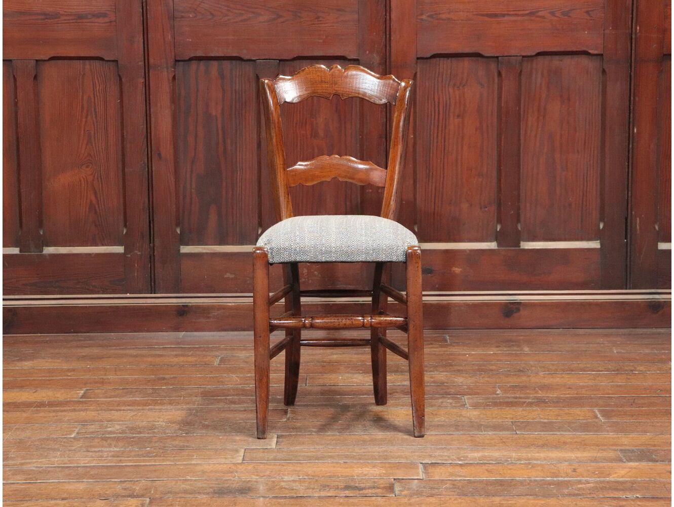 チャーチチェア