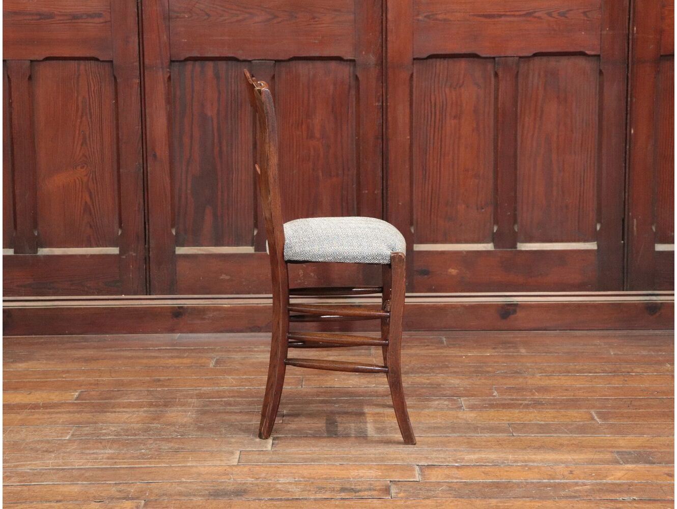 チャーチチェア