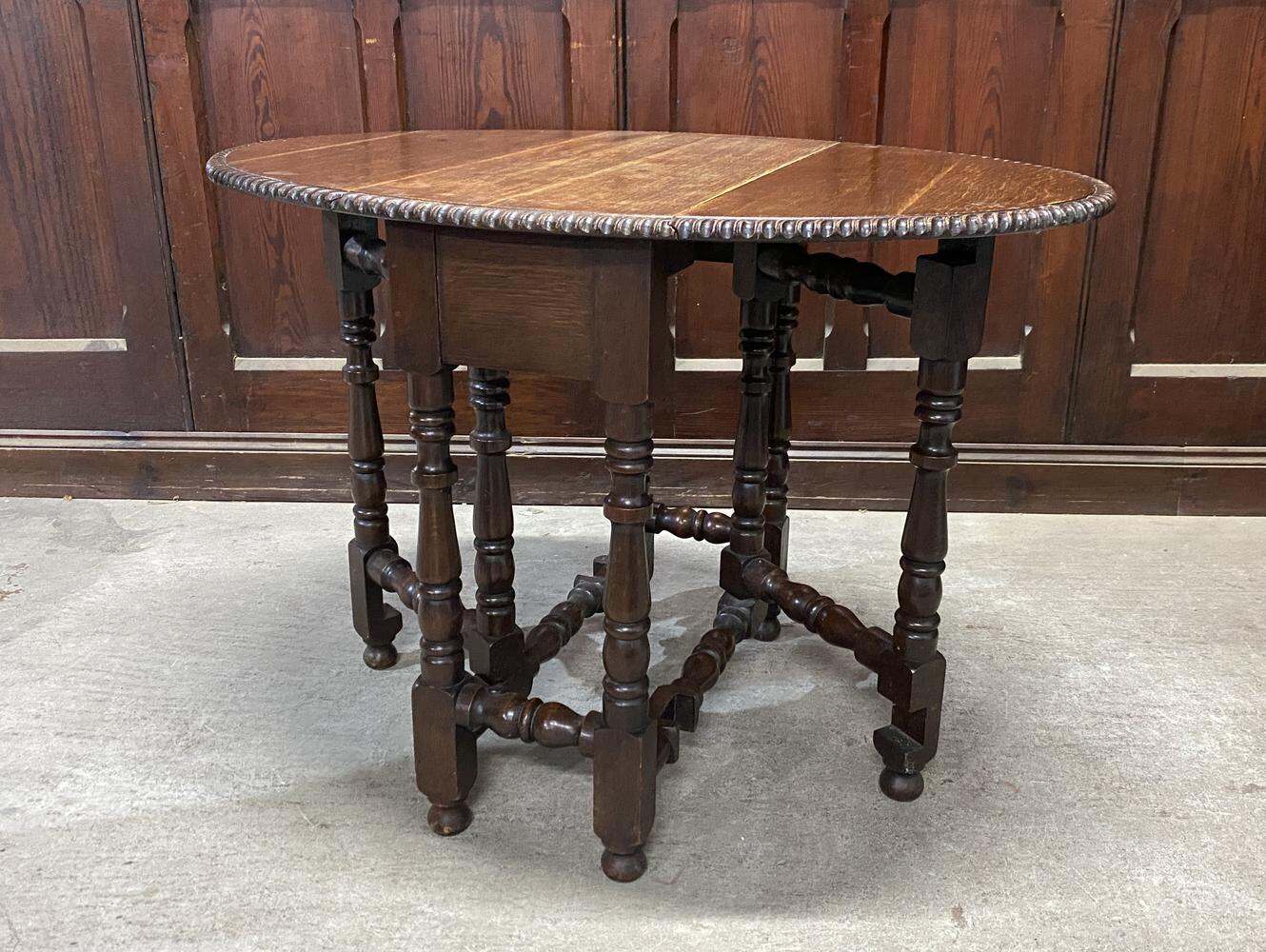 ゲートレッグテーブル