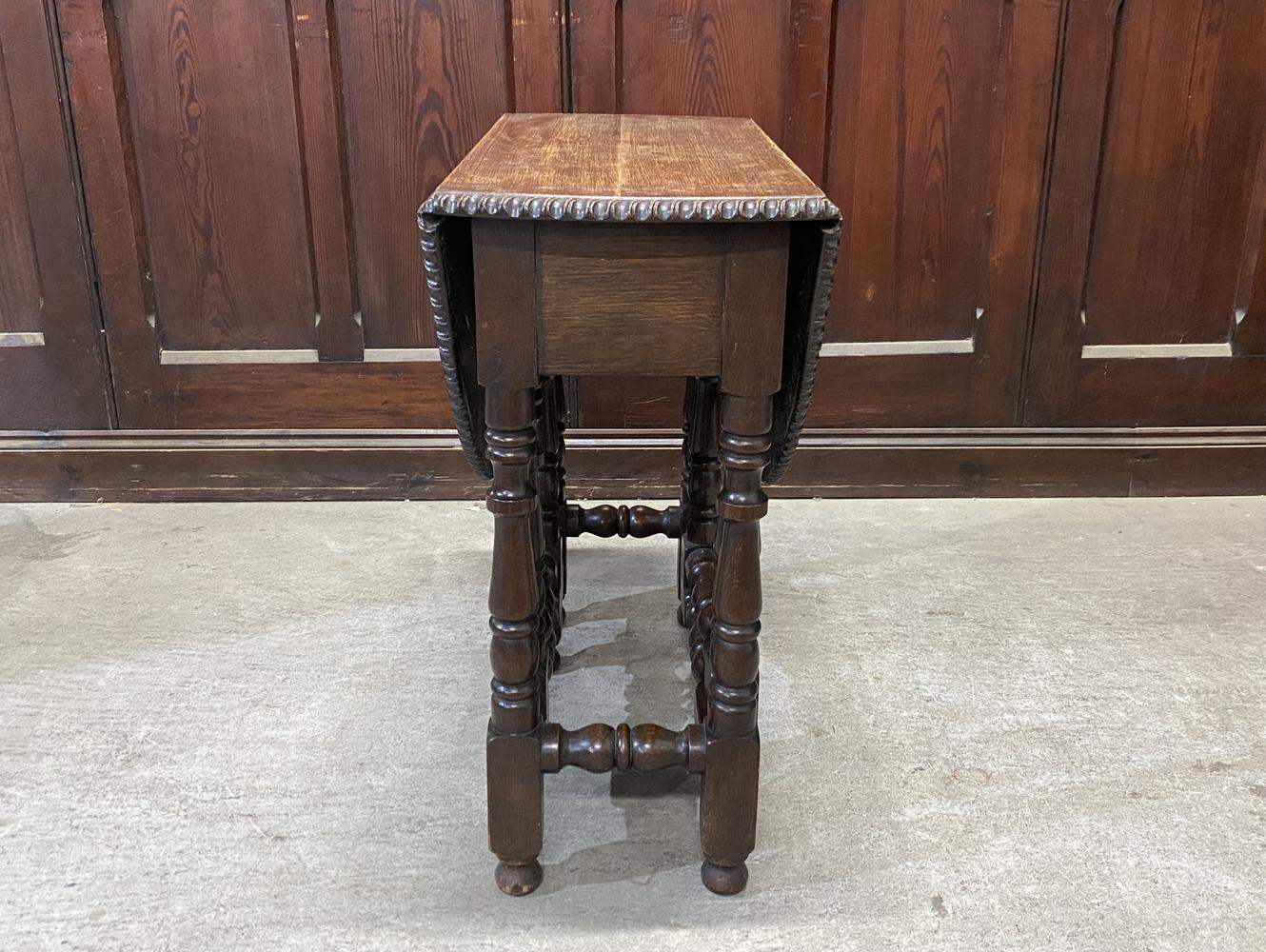 ゲートレッグテーブル