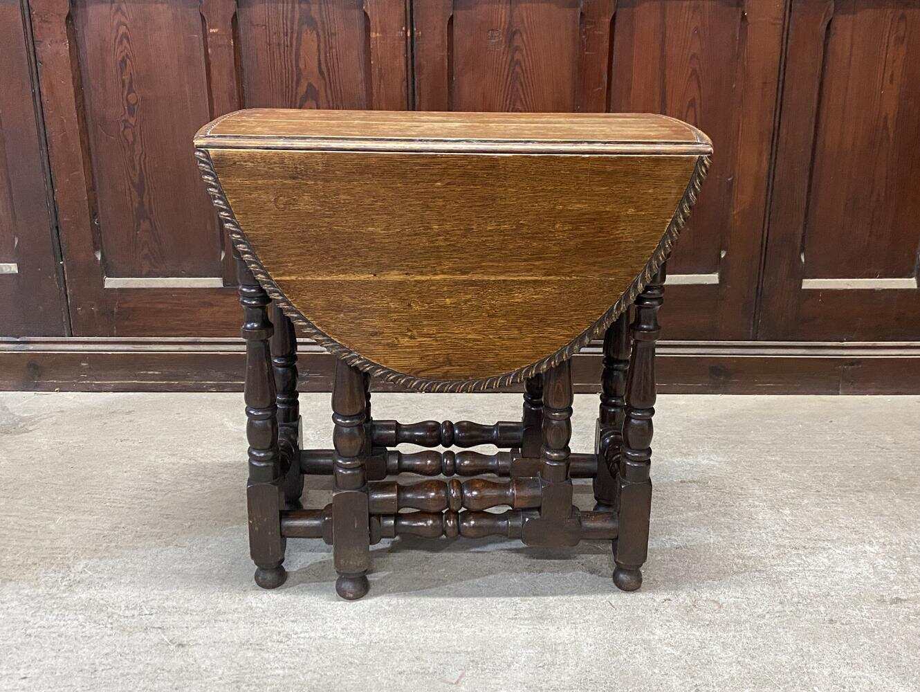 ゲートレッグテーブル