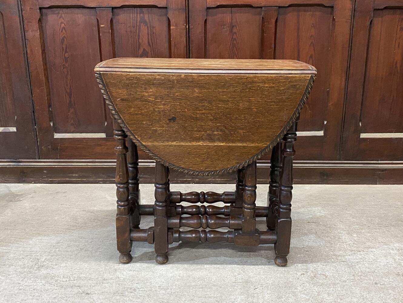 ゲートレッグテーブル