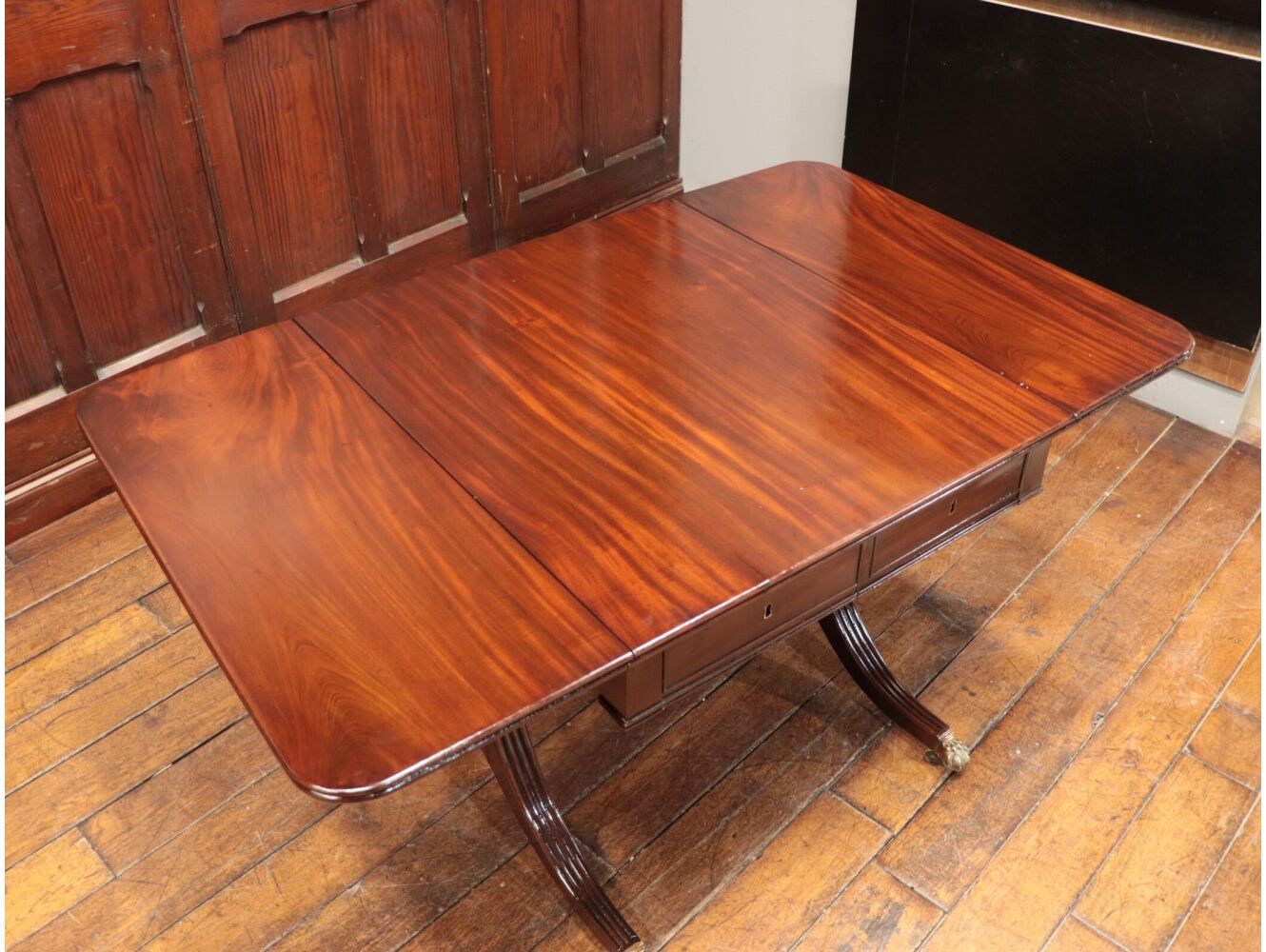 バタフライデスク