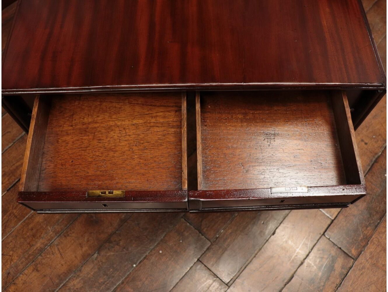 バタフライデスク