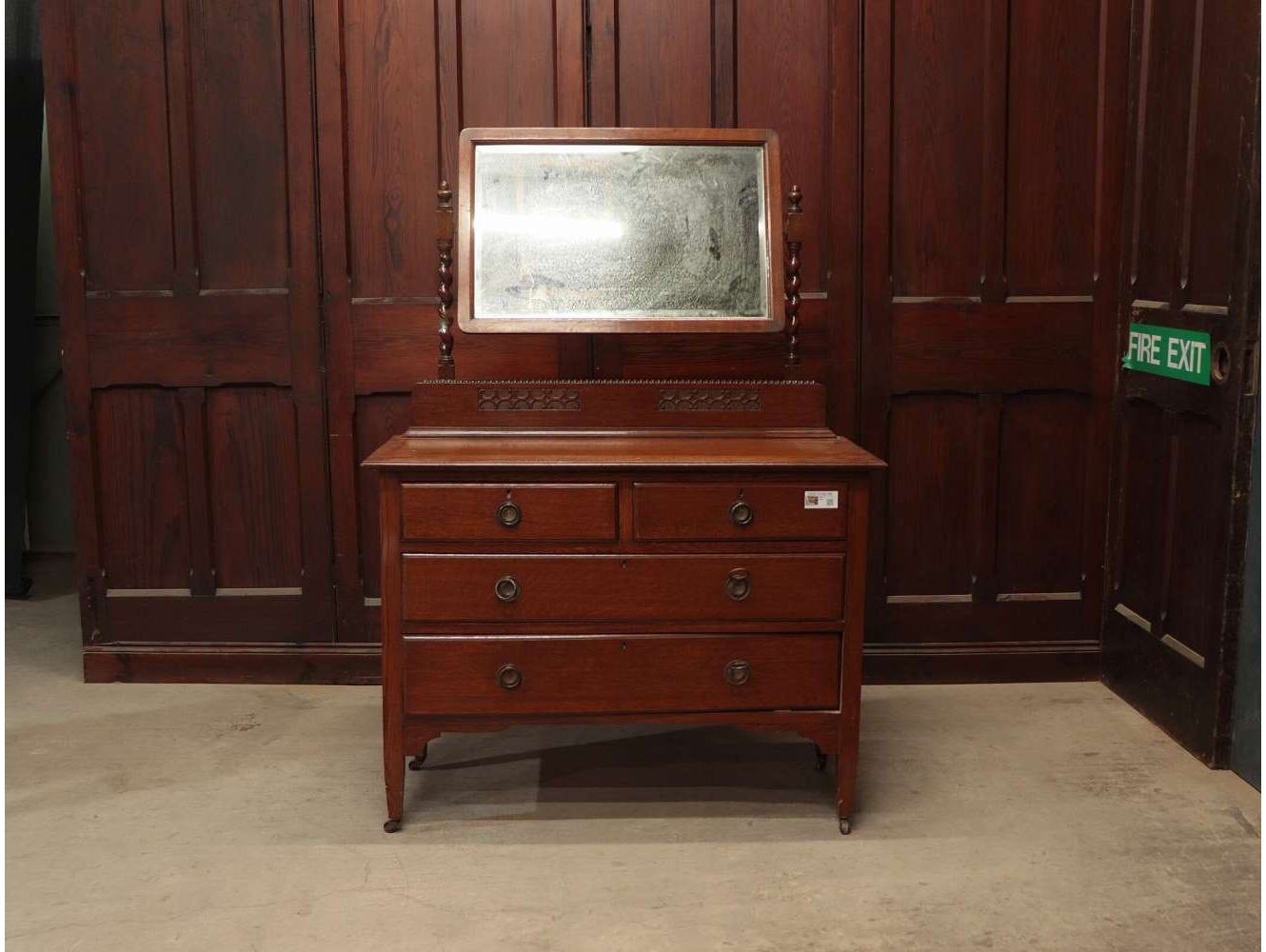 ドレッシングチェスト