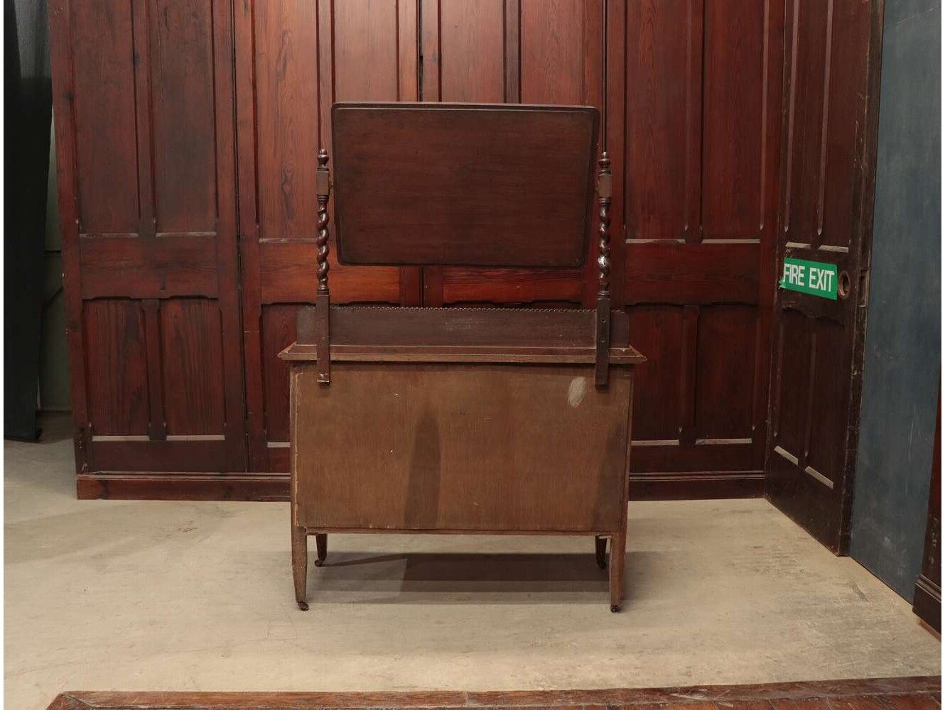 ドレッシングチェスト