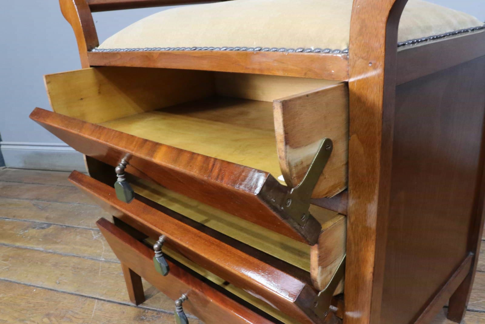 ピアノスツール