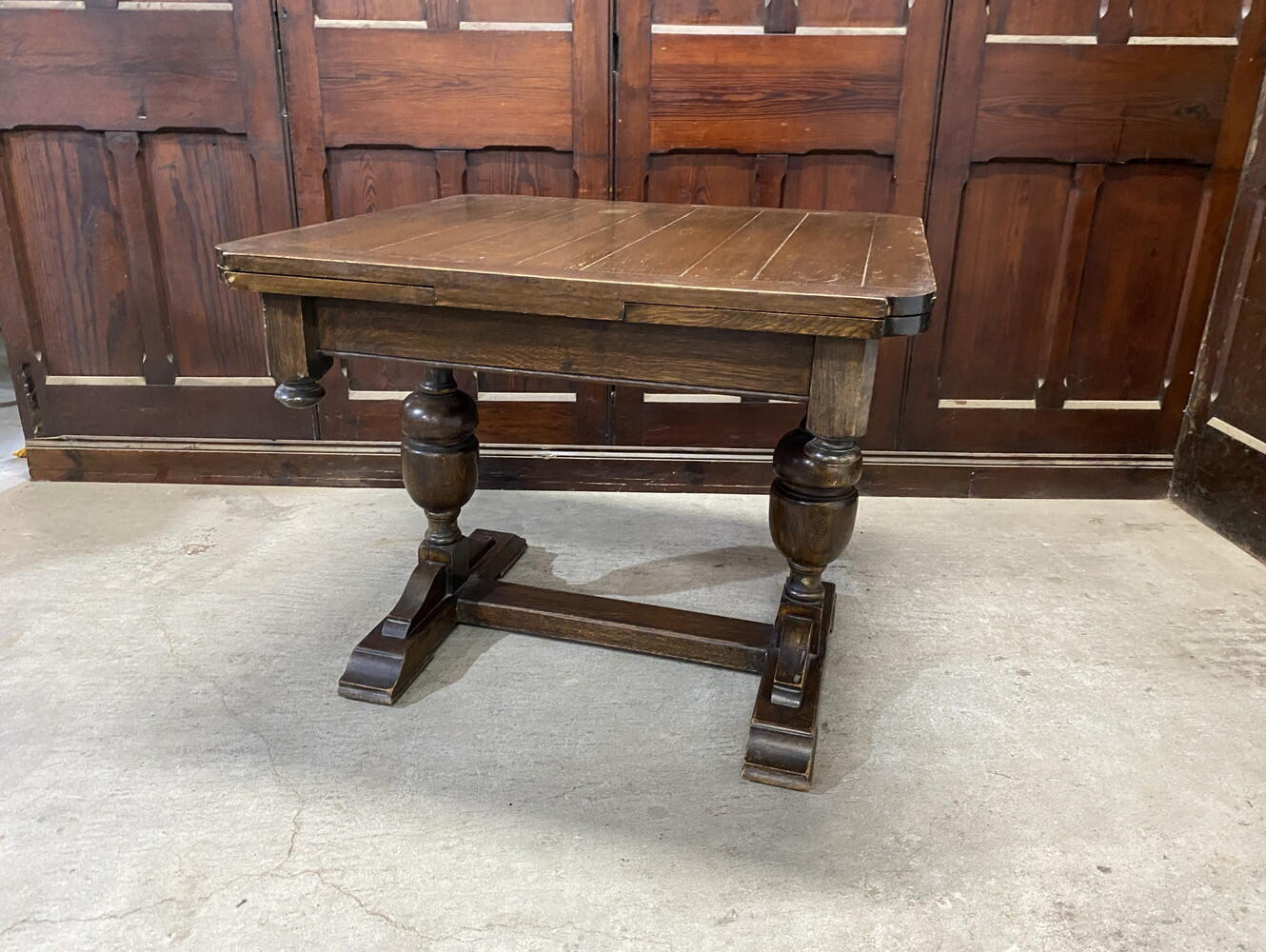 ドローリーフテーブル