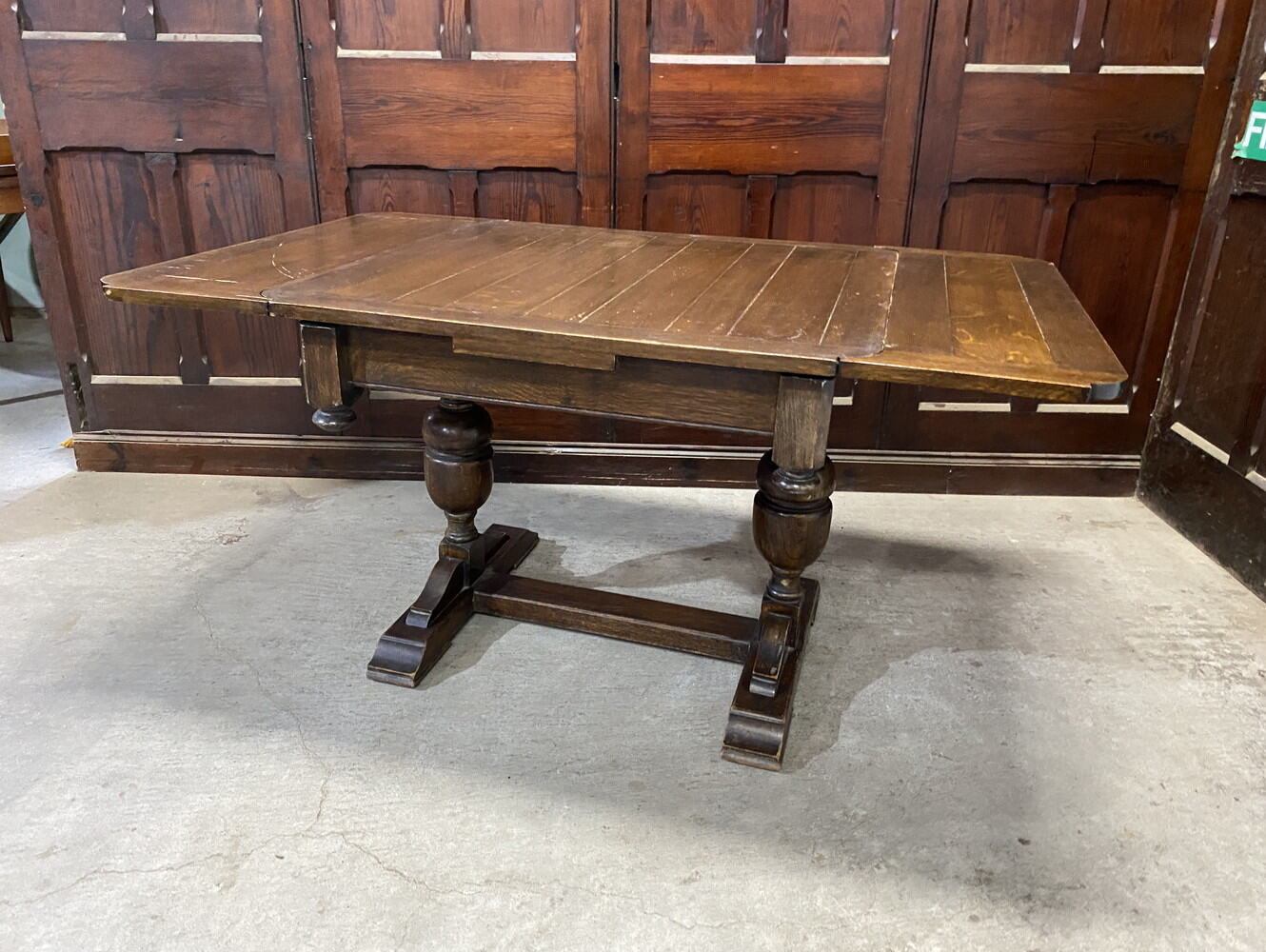 ドローリーフテーブル