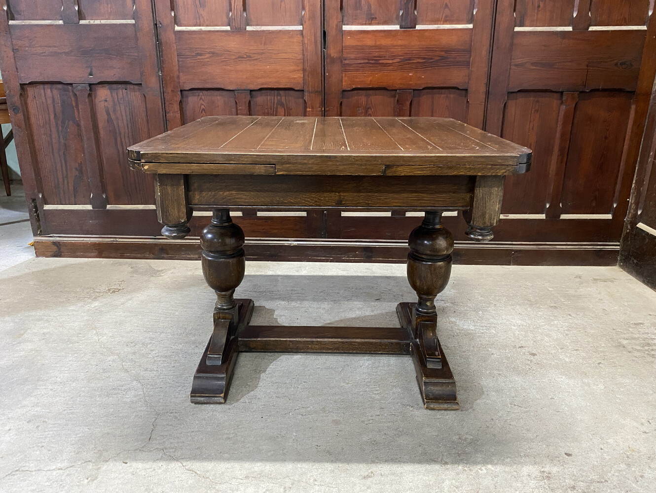 ドローリーフテーブル