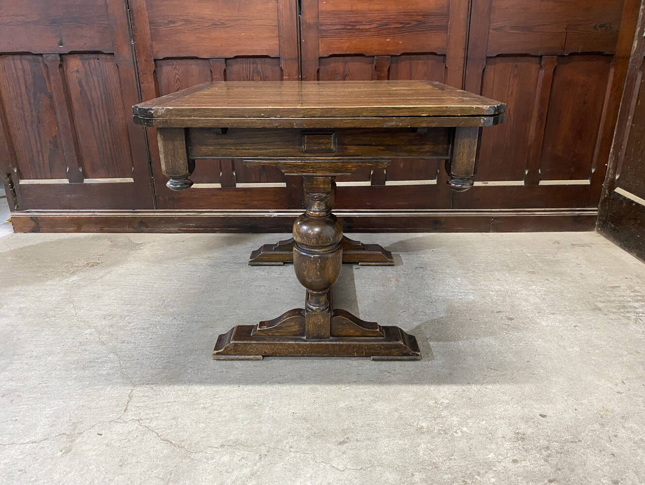 ドローリーフテーブル