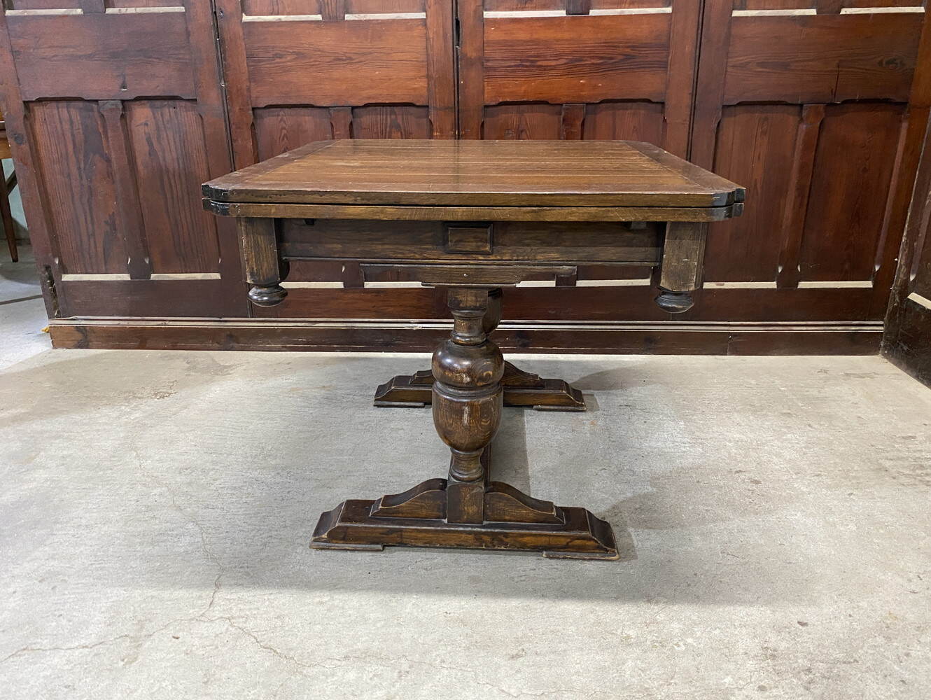 ドローリーフテーブル