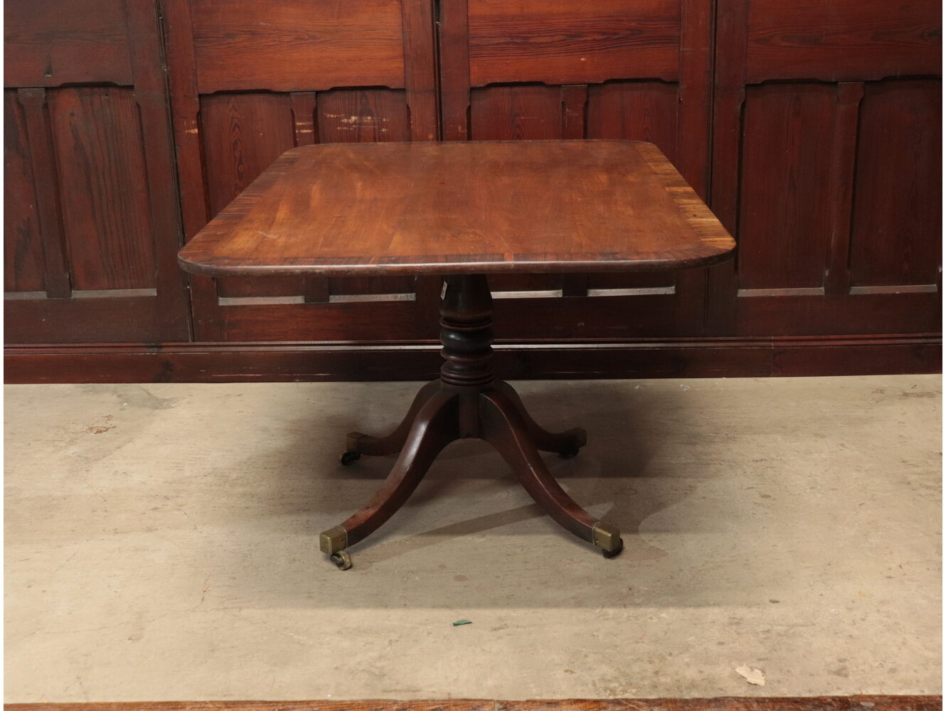 ティルトップテーブル