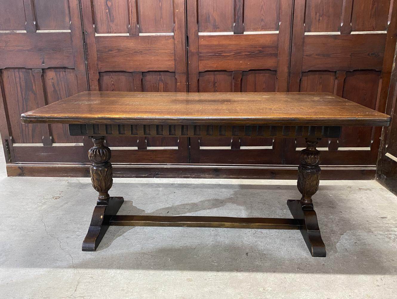 リフェクトリーテーブル