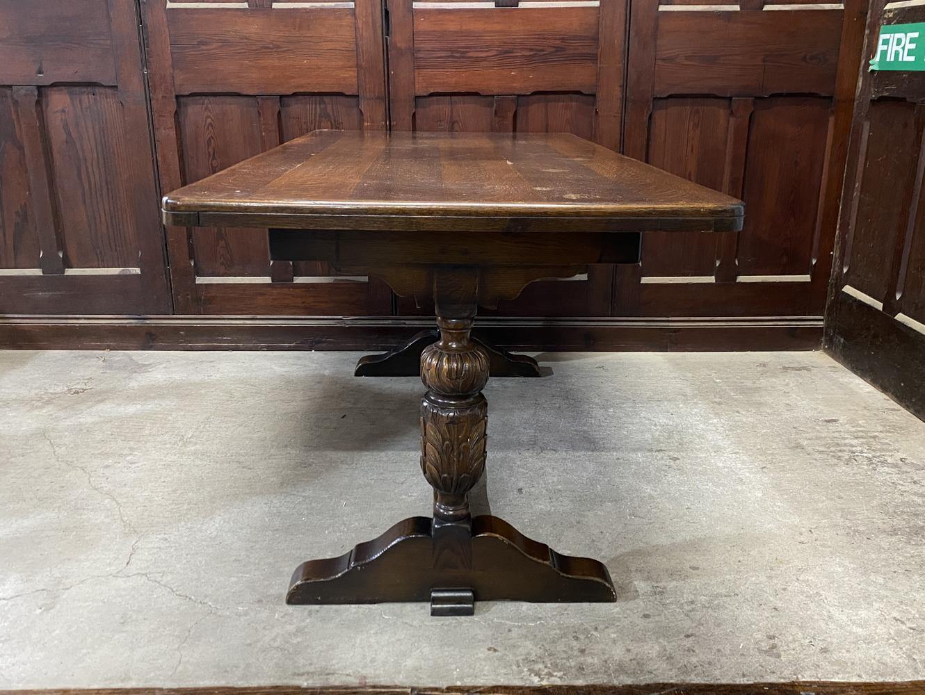 リフェクトリーテーブル