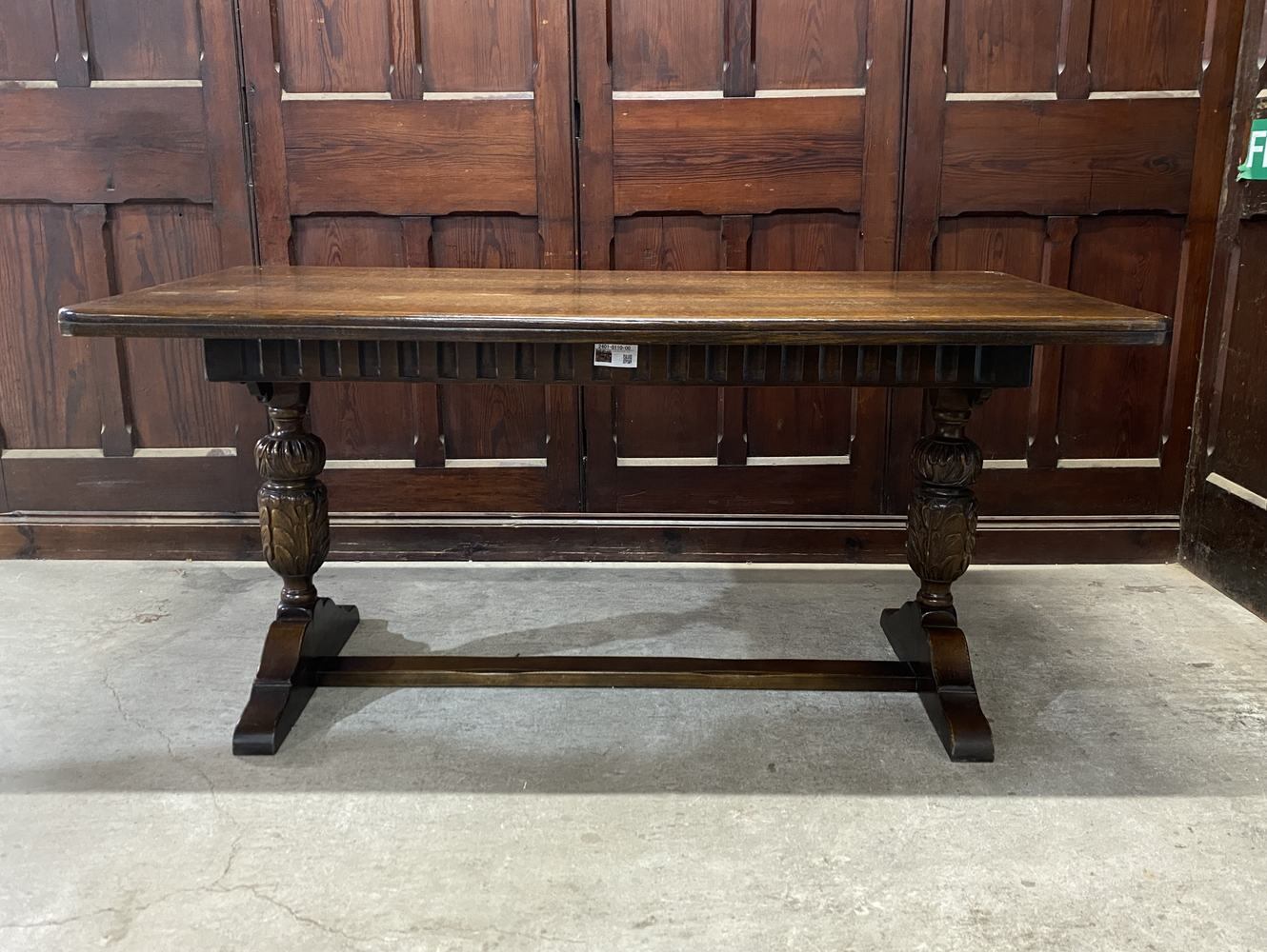 リフェクトリーテーブル