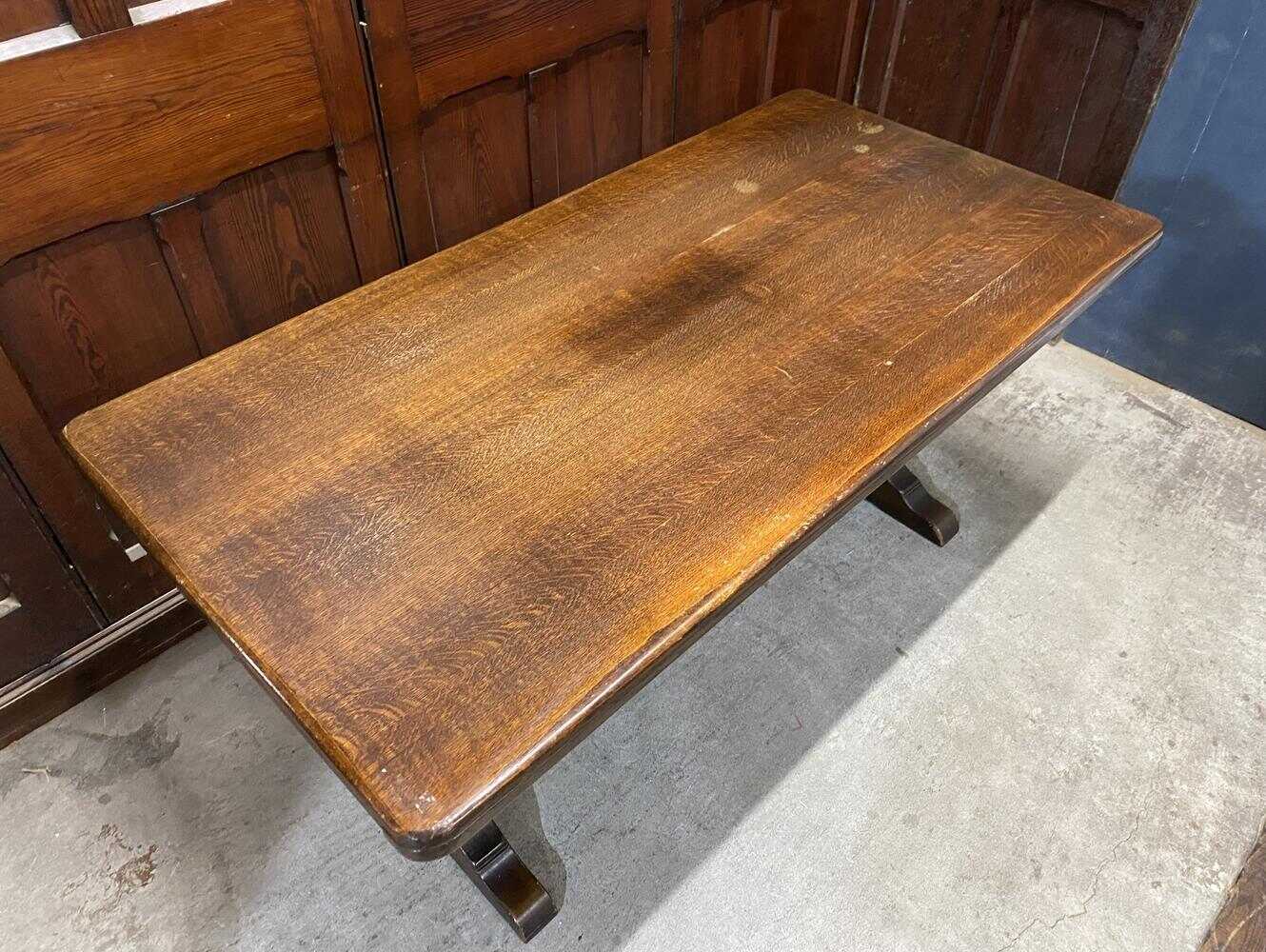 リフェクトリーテーブル