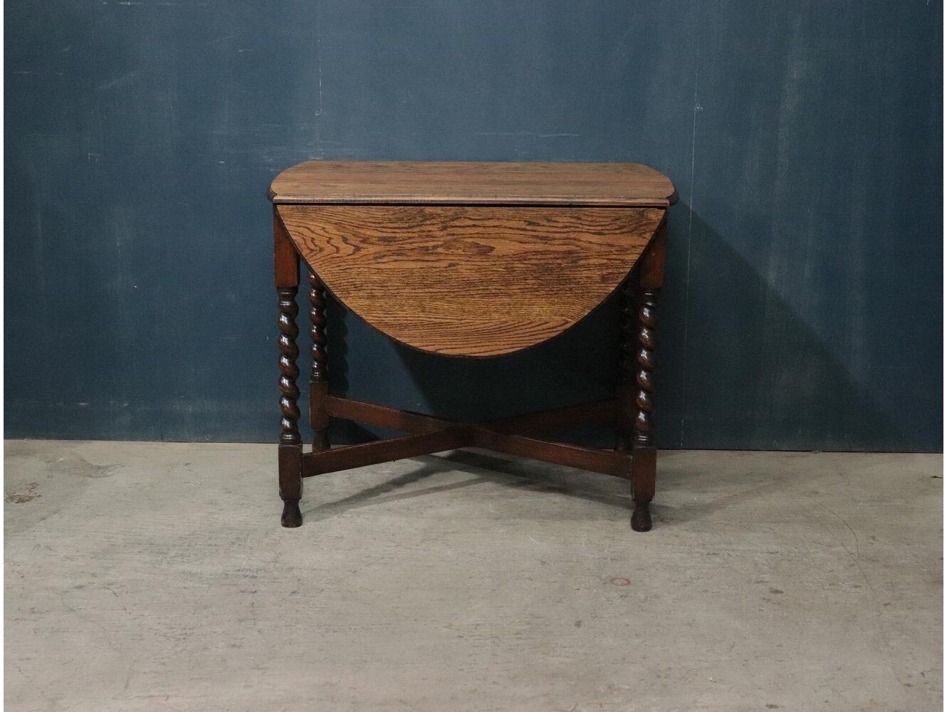 バタフライテーブル