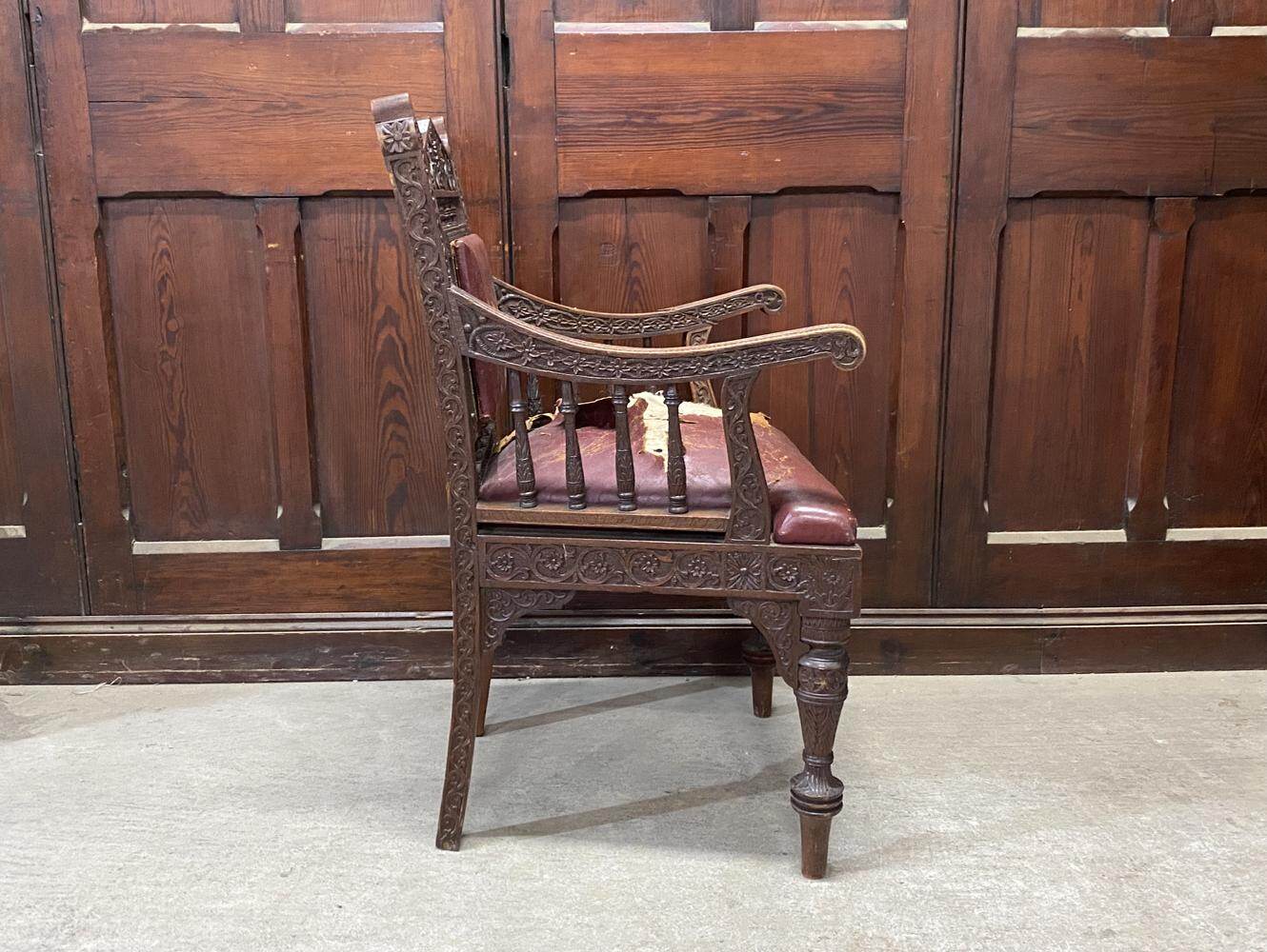 デスクアームチェア