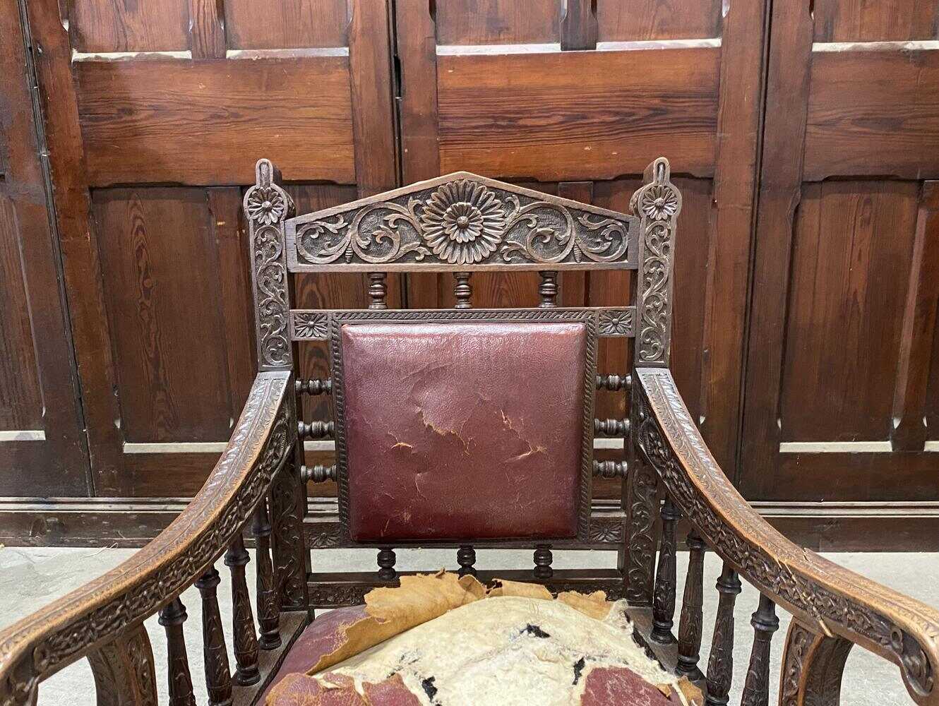 デスクアームチェア