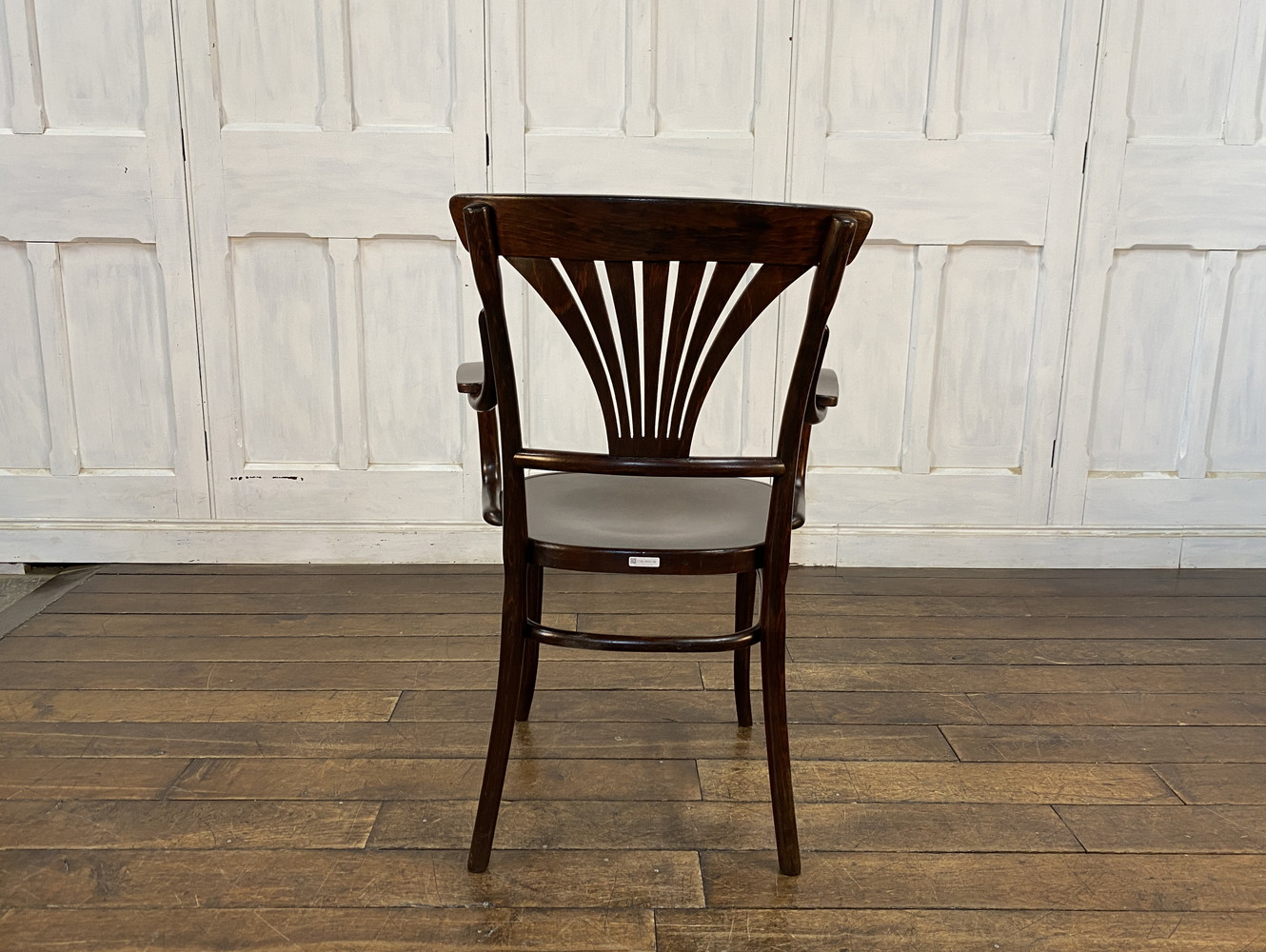 ベントウッドアームチェア