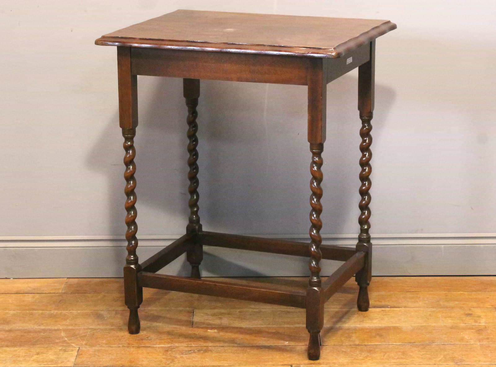 オケージョナルテーブル